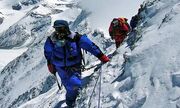 Climbing-Mount-Everest-006