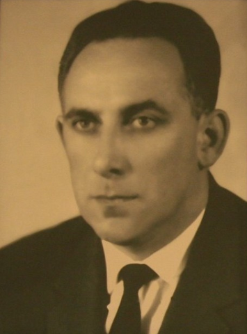 Plik:Magister Inżynier Krzysztof Nowak.png