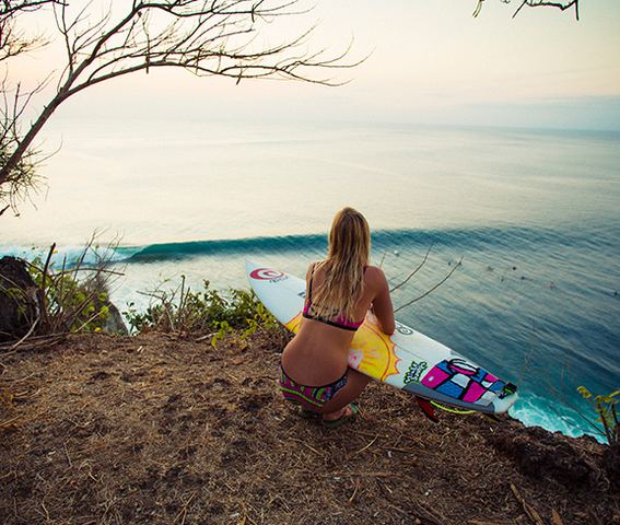 File:Bethany at the beach.png