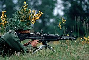 300px-M60 machine gun DA-ST-84-04992