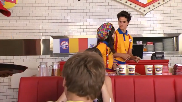 Archivo:S1E1 (29).png