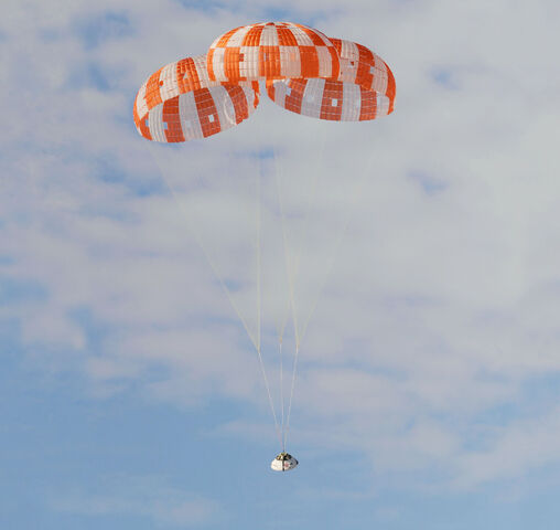File:Orion parachute test.jpg