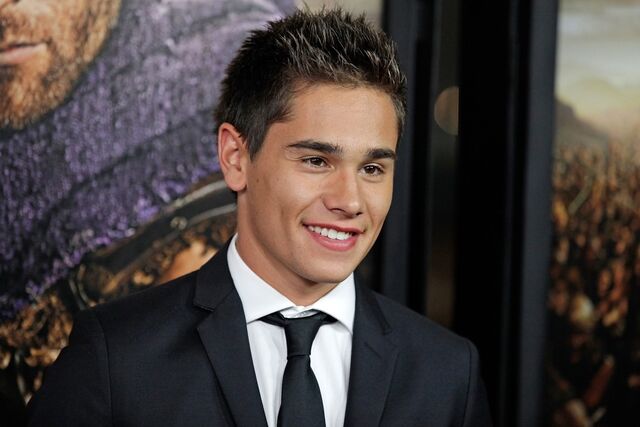 File:Christian-antidormi-premiere-spartacus-war-of-the-damned-02.jpg