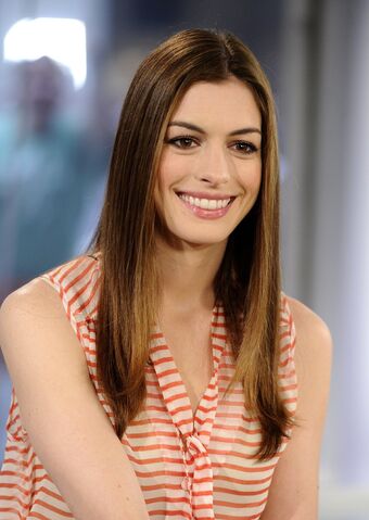 File:Anne Hathaway.jpg