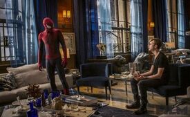 The-Amazing-Spider-Man-2-Spider-Man-Meets-Harry-Osborn-570x350