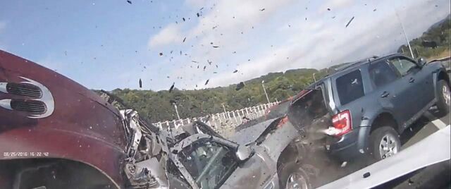 File:HT Dashcam highway pileup MEM 160830 31x13 1600.jpg