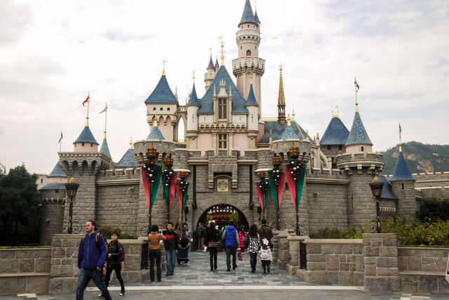 File:Disneyland-Hong-Kong-castle.jpg