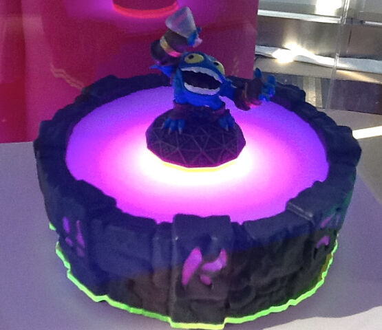 File:Alchemist-skylander-giant.jpg