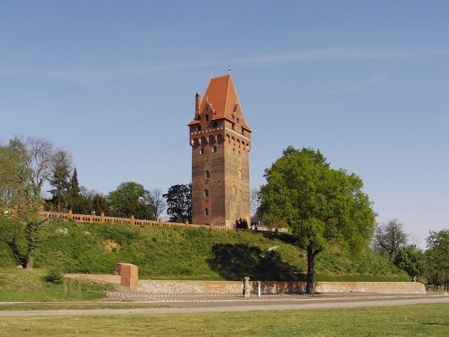 File:RealWorld Schlossturm.jpg