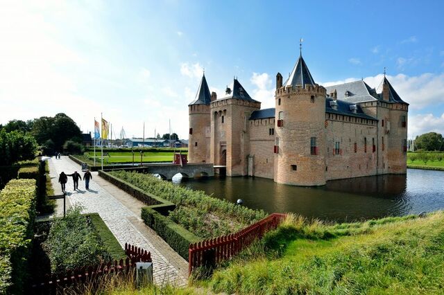 File:Muiderslot.jpg