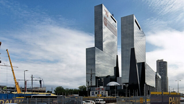 File:Gebouw Delftse Poort.jpg
