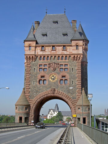 File:RealWorld Nibelungen Gate.jpg