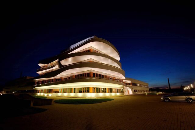 File:RealWorld Osnabrück Business Center (Night).jpg