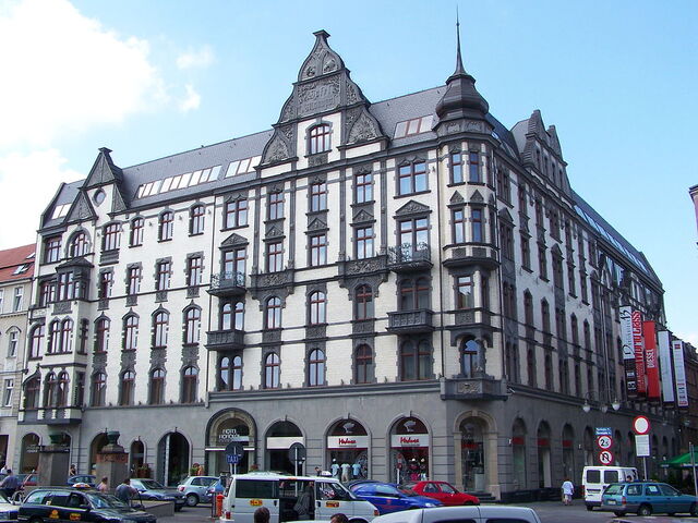File:RealWorld Hotel Monopol.jpg