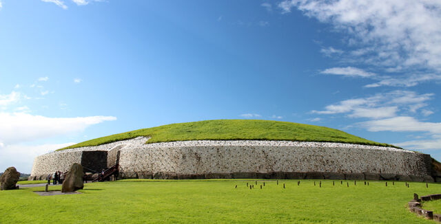 File:Newgrange.jpg
