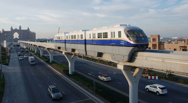 File:RealWorld Swallow Train.jpg