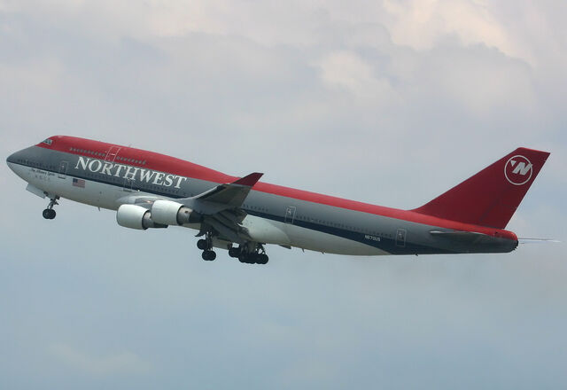 File:RealWorld Wide-Body Airliner.jpg