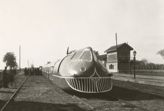File:RealWorld Talgo Locomotive Arch.jpg