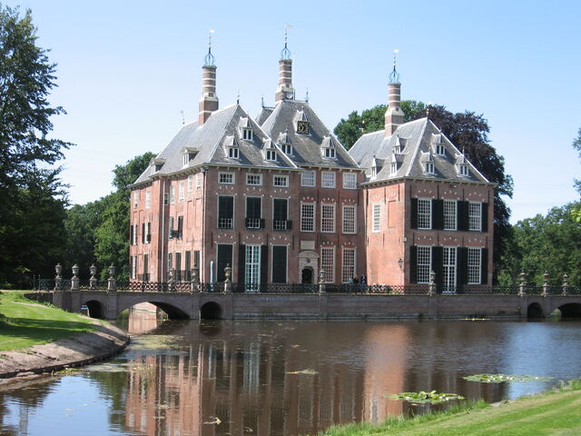 File:RealWorld Duivenvoorde Castle.jpg