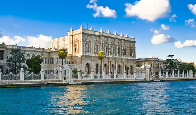 File:RealWorld Dolmabahce Palace.jpg
