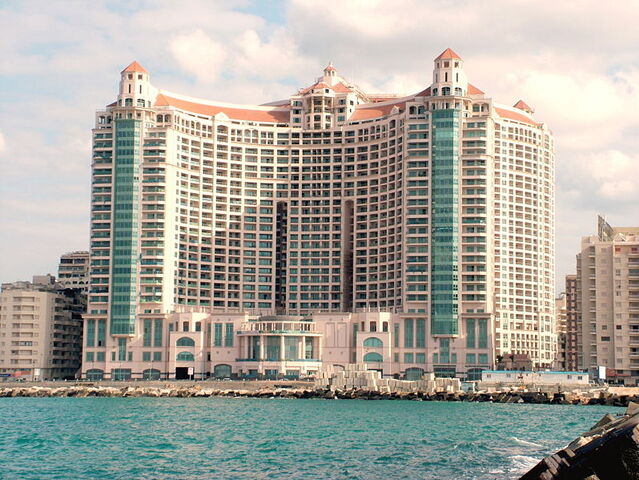 File:RealWorld San Stefano Plaza.jpg