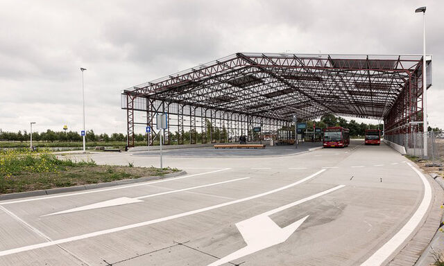 File:Bus Terminal Schiphol.jpg