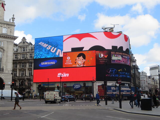 File:Piccadilly Circus.jpg