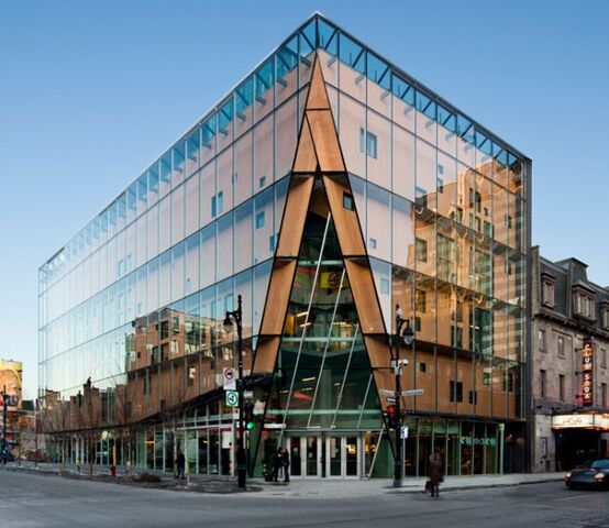 File:RealWorld Montreal Art Center.jpg