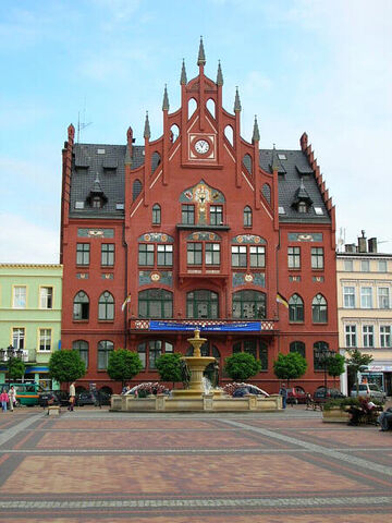 File:RealWorld Chojnice Town Hall.jpg