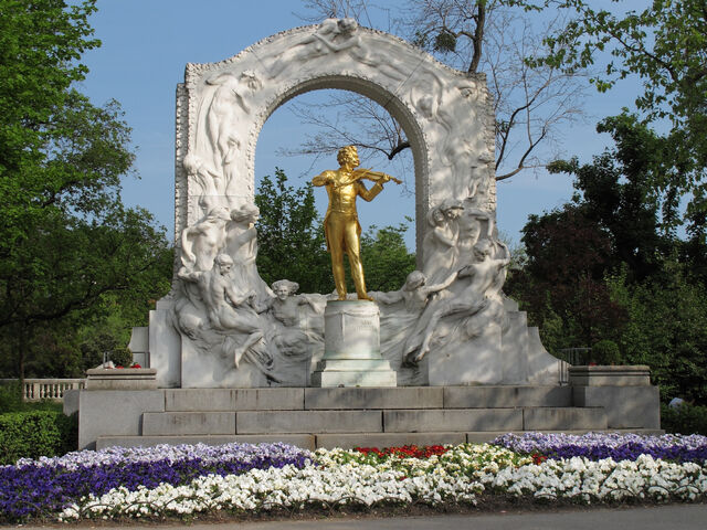 File:Johann Strauss Denkmal.jpg