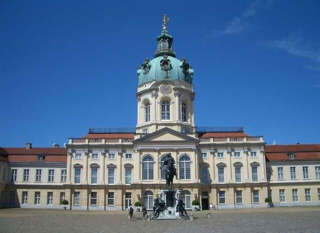 File:RealWorld Charlottenburg Palace.jpg