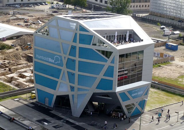 File:RealWorld Polygon Business Center.jpg
