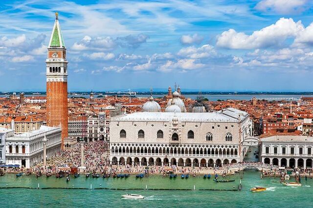 File:RealWorld Doge's Palace.jpeg