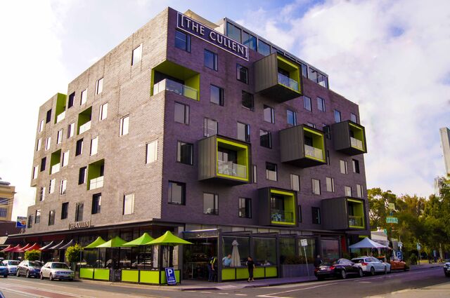 File:RealWorld Cullen Hotel.jpg