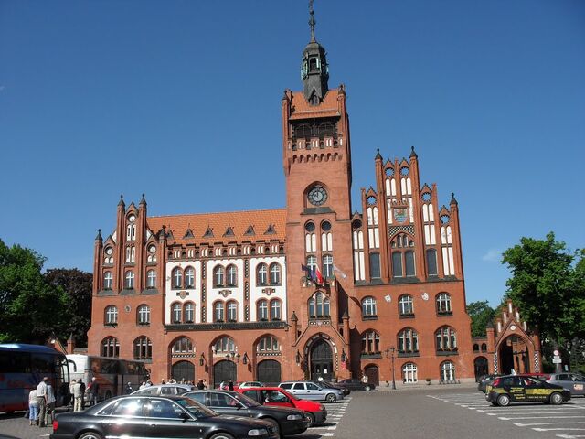 File:RealWorld Slupsk City Hall.jpg