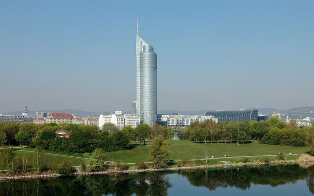 File:Millennium Tower.jpg