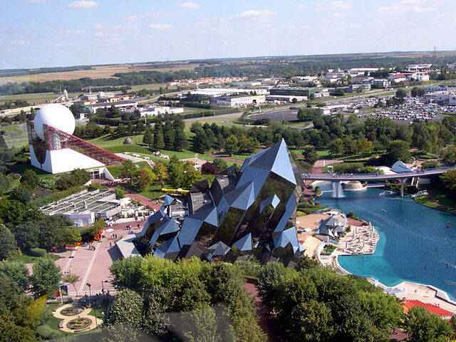 File:RealWorld Futuroscope Pavilion.jpeg