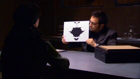 SG1-10x02-Vala et Hutchinson.jpg