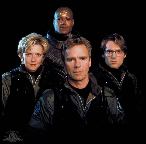 File:SG1 stagioni 1,2,3,4,5.jpg