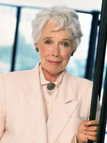 Datei:Elizabeth Hoffman.jpg