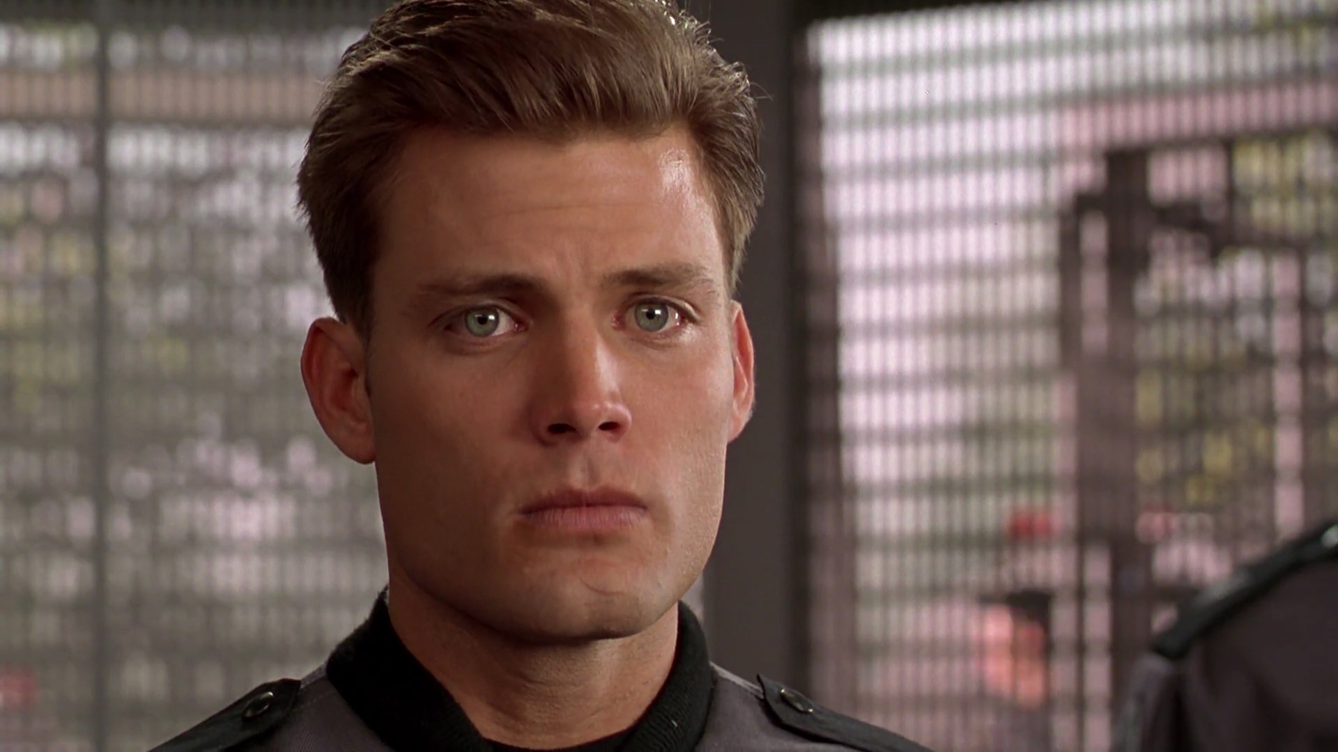 Image - Johnny Rico looks worried at Djana'D.jpg | Starship Troopers Wiki | FANDOM powered by Wikia
