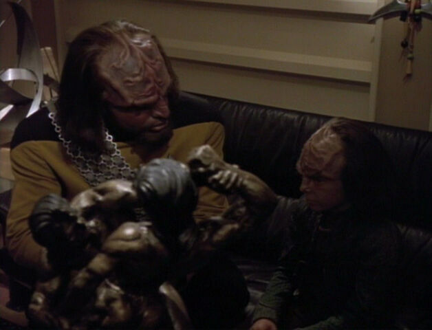 File:Worf and Alexander.jpg