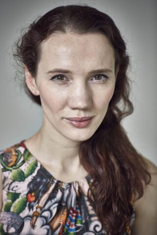 File:Maja Bloom.jpg