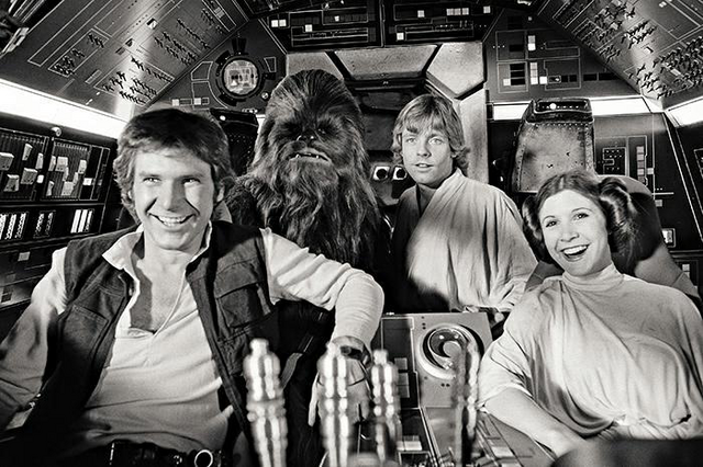 File:Relaxingontheset-MOSW.png