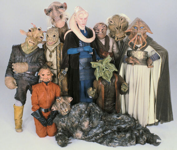 File:JabbasPalaceDenizens-ROTJ30.jpg