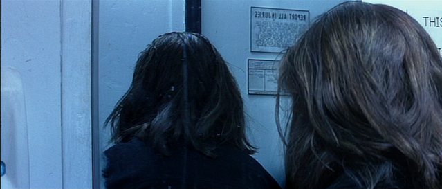 File:Dolores-Claiborne-Jennifer-Jason-Leigh-reflection-in-mirror.png