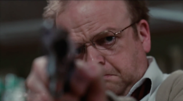 File:Ollie with gun.png