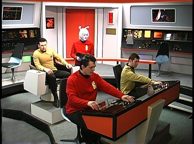 File:Exeter-crew.jpg
