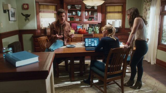 File:Stitchers101 1945.jpg