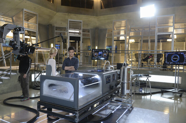 File:BTS-1x05-11.jpg